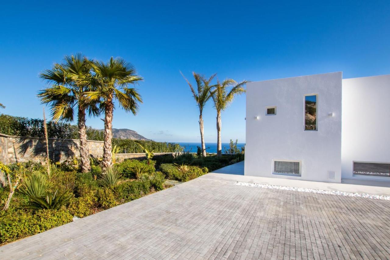 Istia Luxury Villas Karpathos Exterior photo